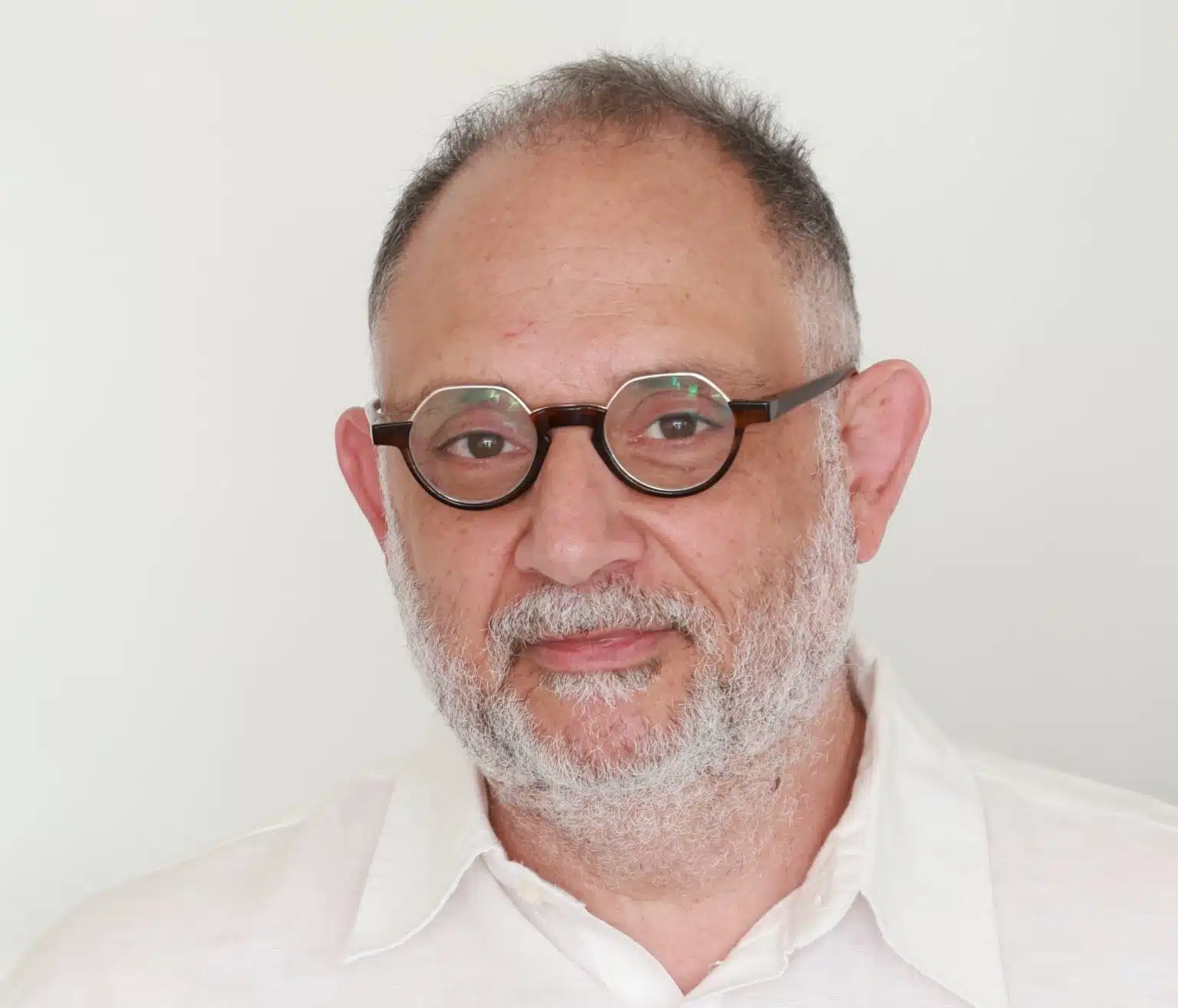 אורי שקד - ליווי אישי ופתרון דילמות בקליניקה בפתח תקווה